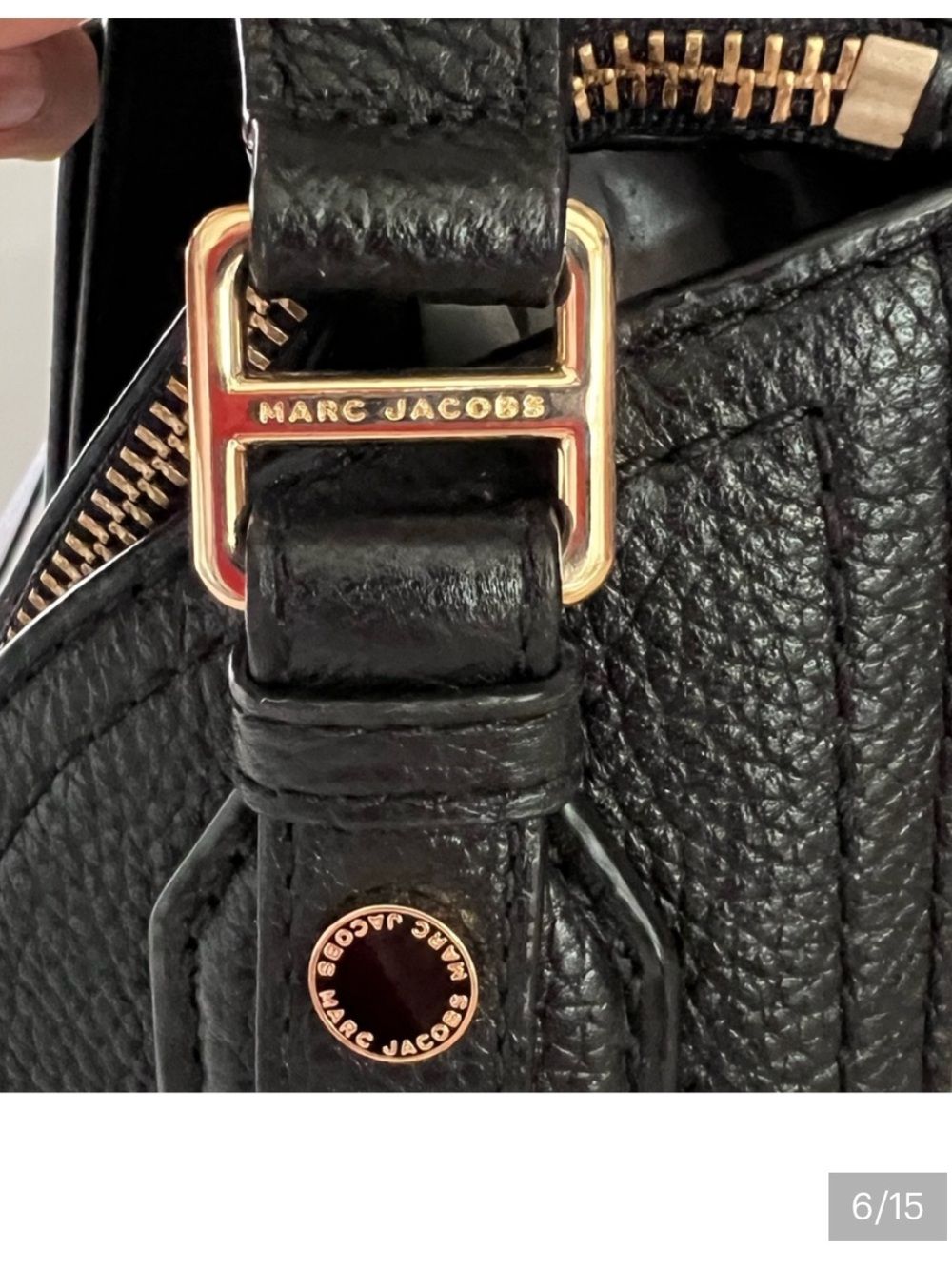 Marc Jacobs Black Leather Groove Shoulder Bag with Gold Hardware - Picture 7 of 9